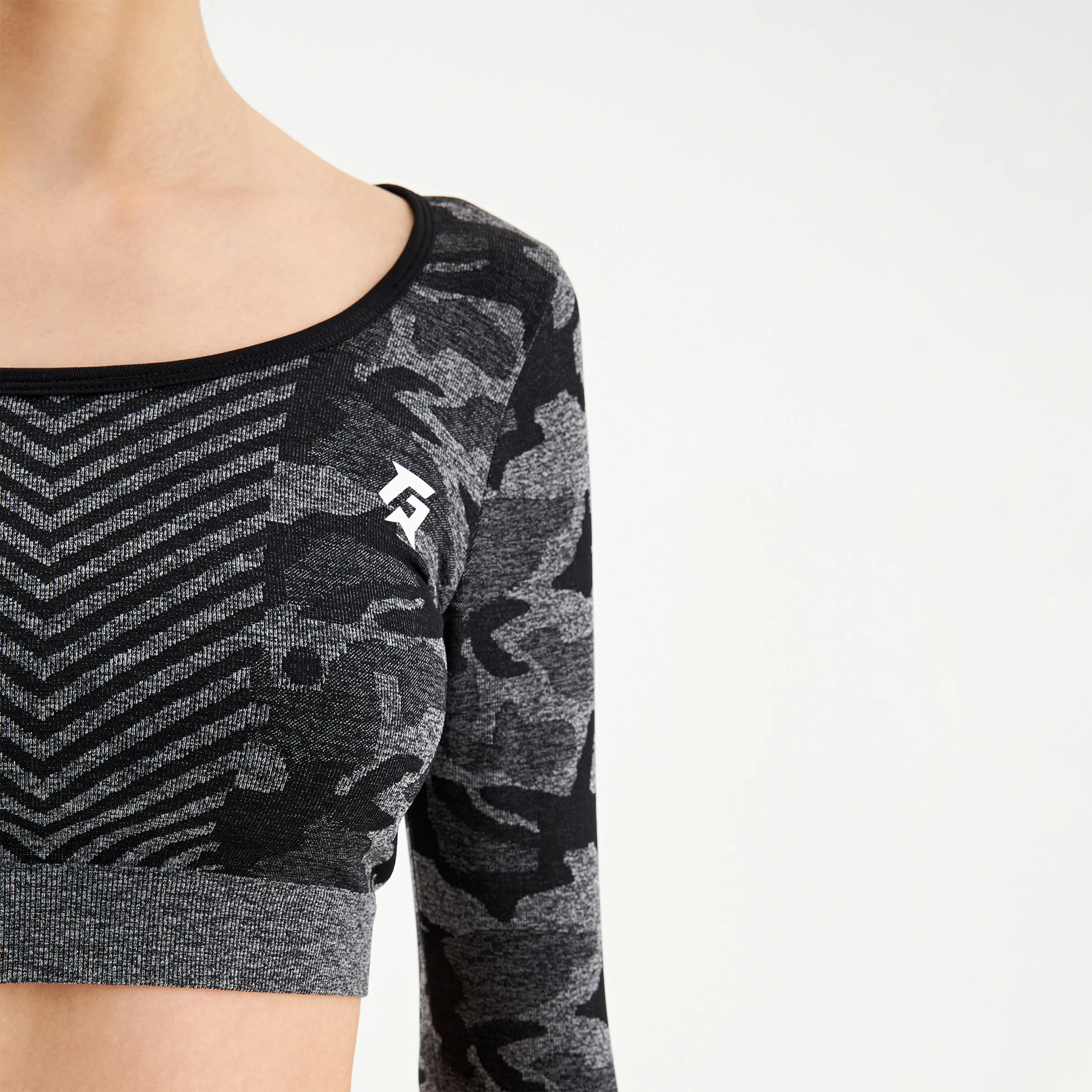 Camo Seamless Crop Top (Black) - Image 5