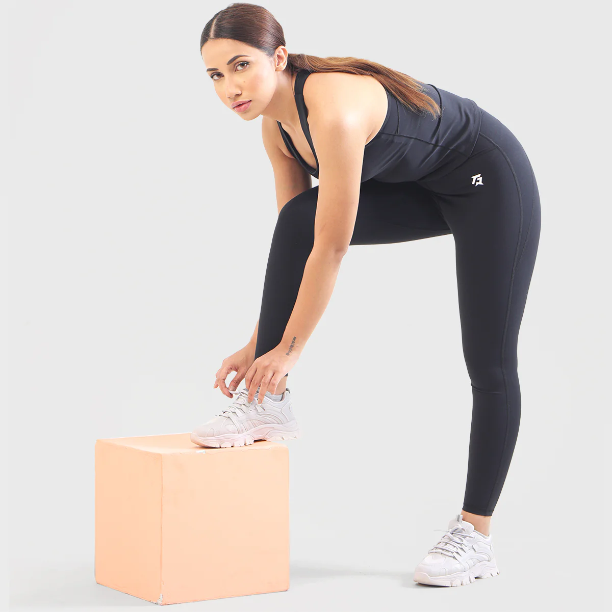 Curvet Leggings (Black) - Image 4