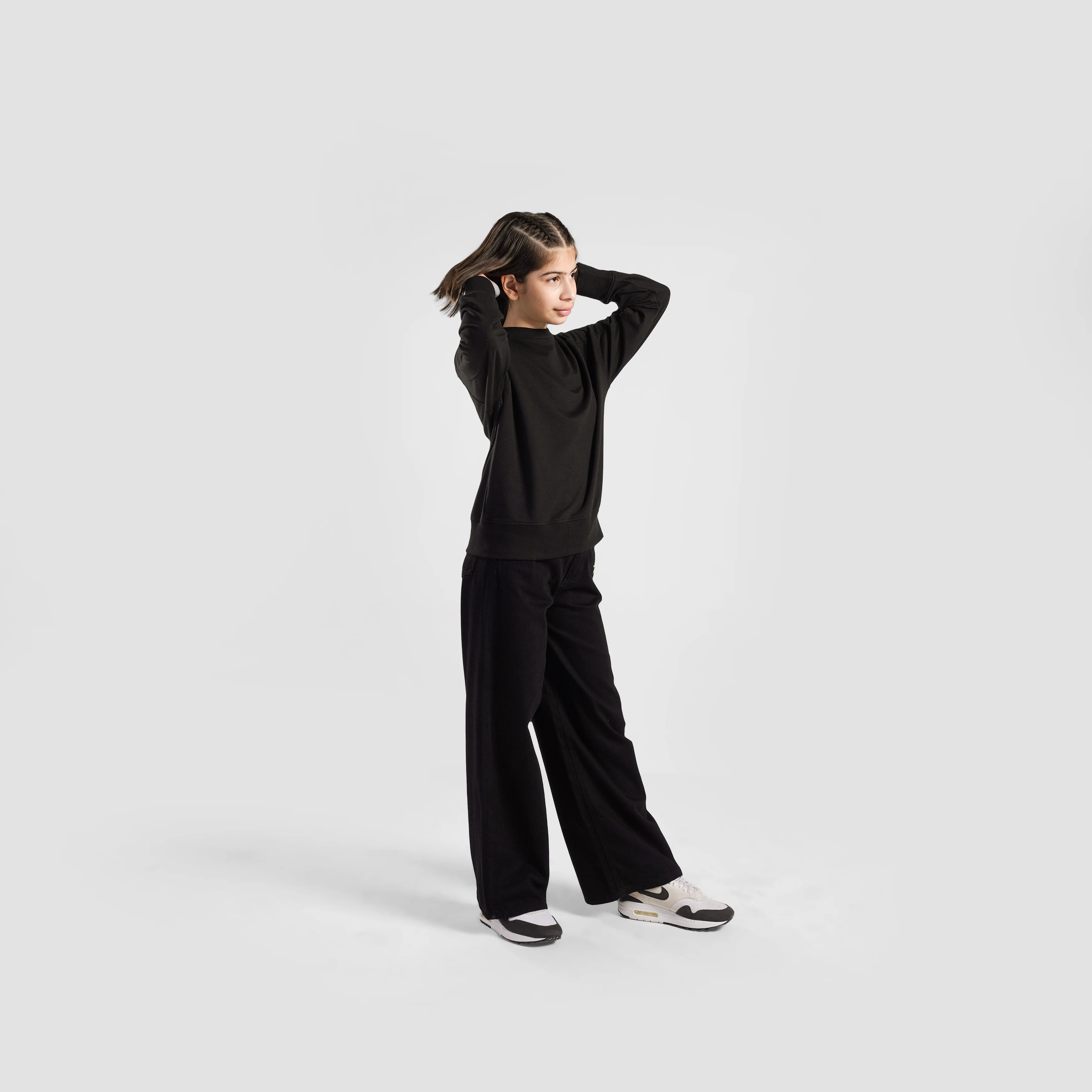 Explore SweatShirt (Black) - Image 4
