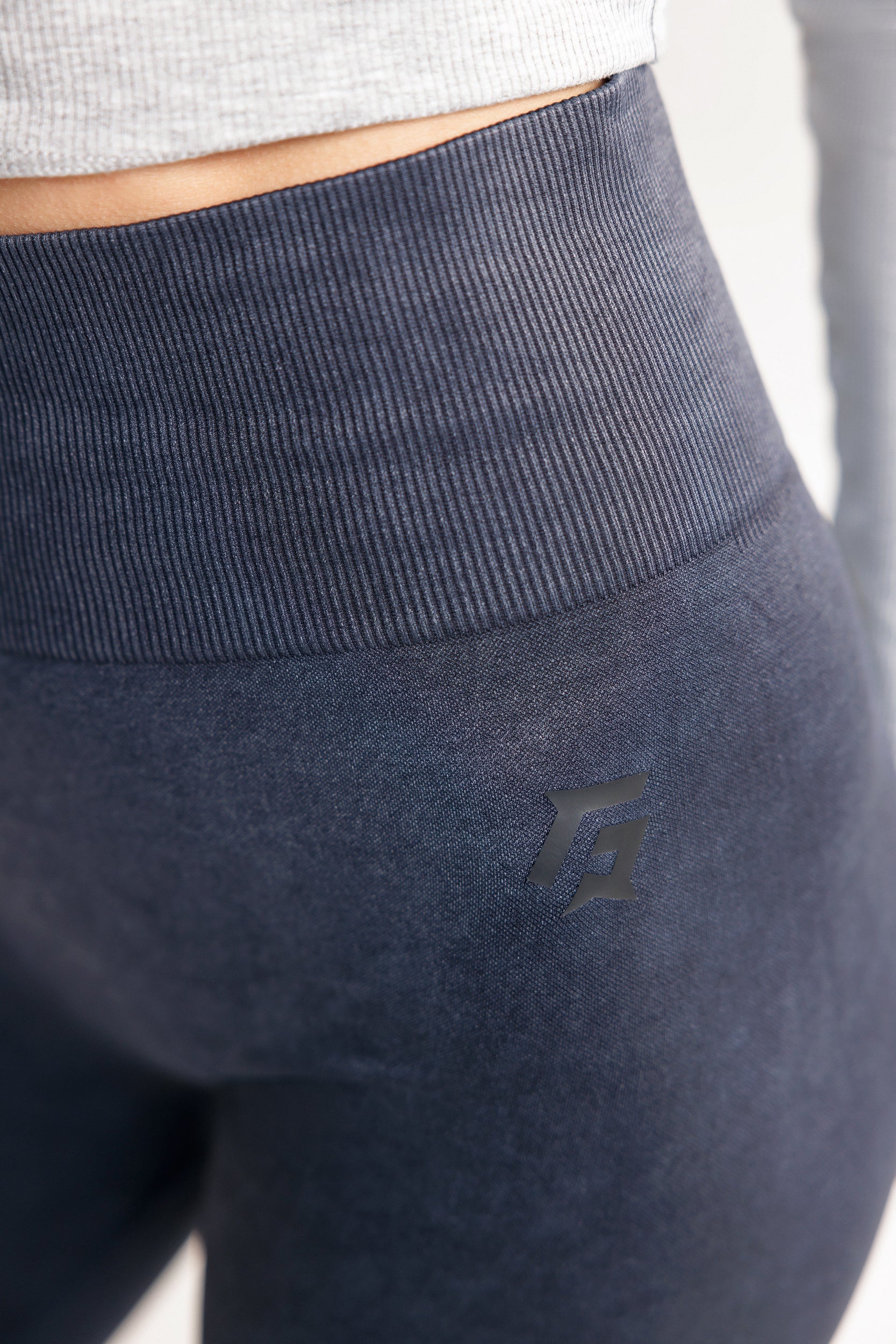 HyperGlam Seamless Leggings (Grey) - Image 4